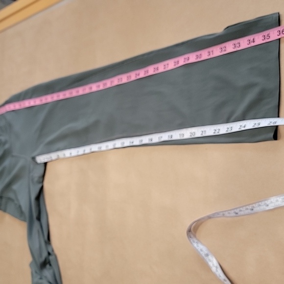 Athleta Size M Transcend Stash Crop Straight Leg, Bali Green, NWOT. Rare Color - Picture 8 of 13